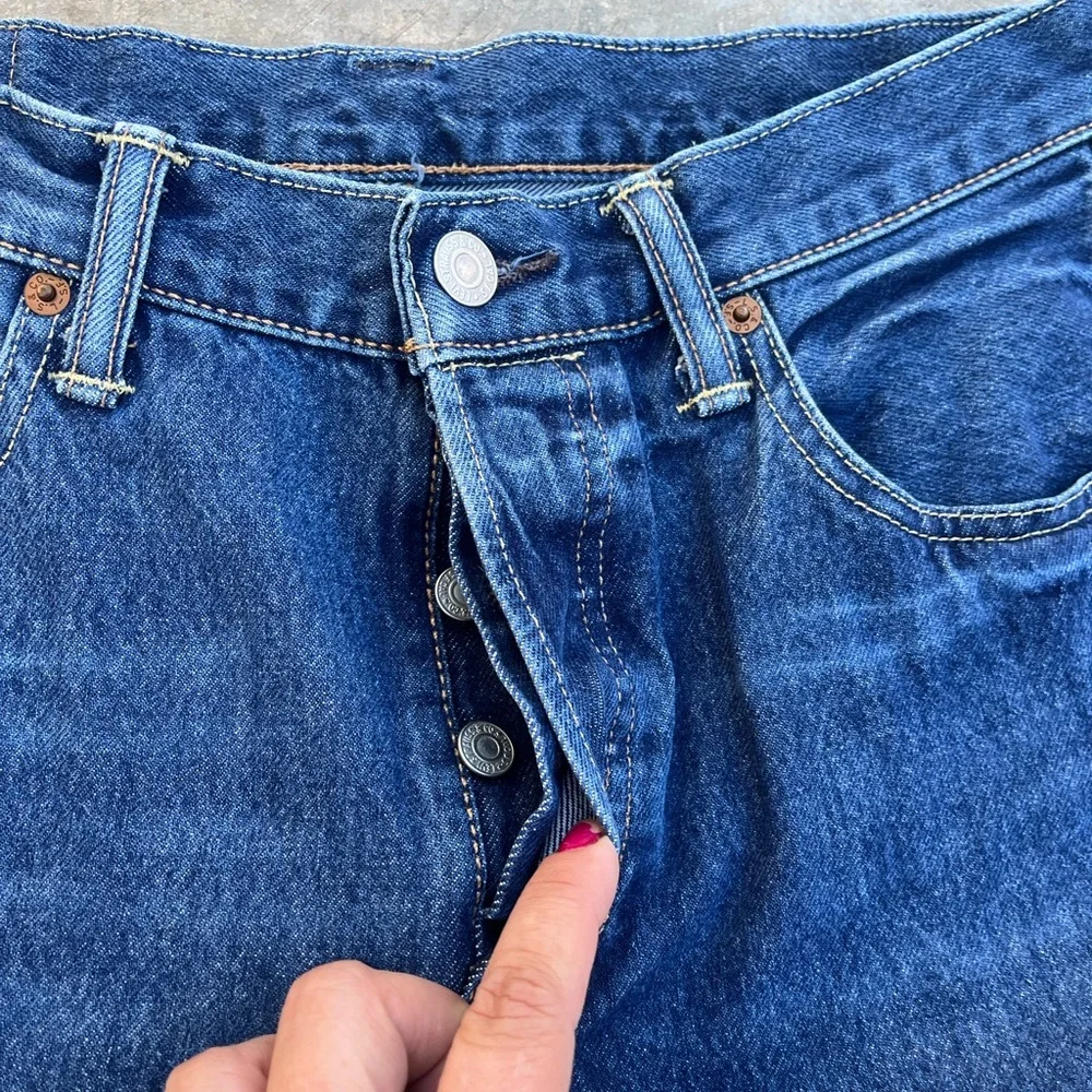 LEVI’S | 501 Dark Wash Button Fly Straight Denim Jeans 30x32